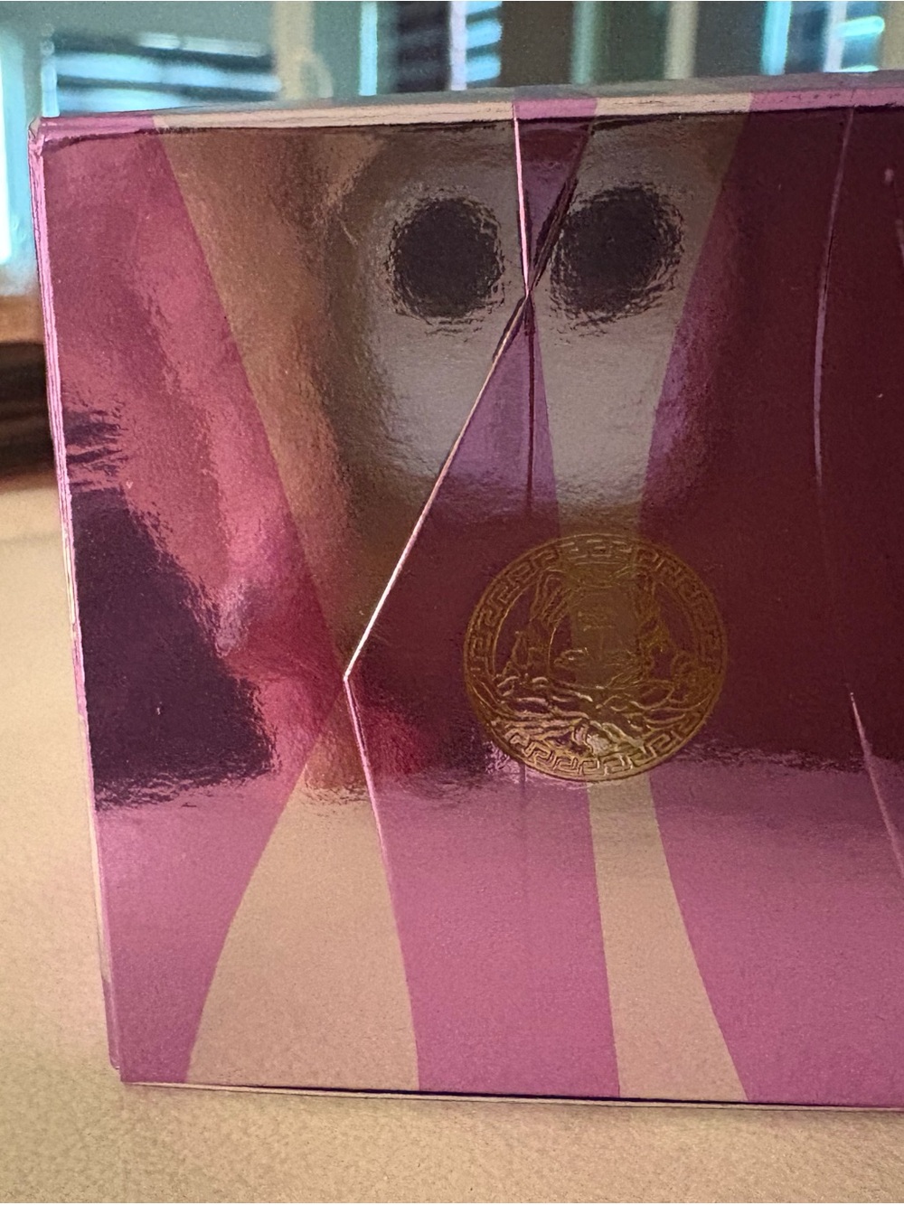 Versace Lavender & White Wave-Patterned Box - Picture 4 of 7